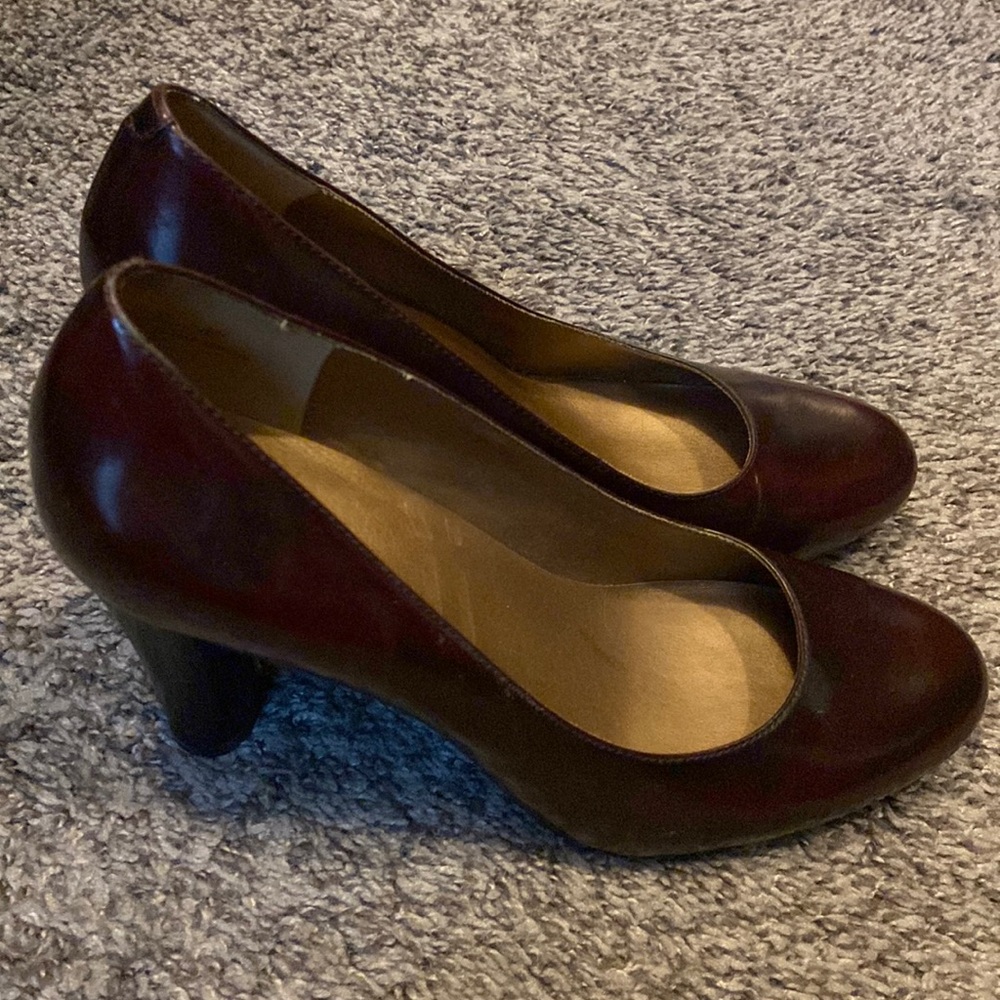 ME TOO Burgundy Oxblood High Heeled Pumps 👠Comfortable Shows some wear Size 8